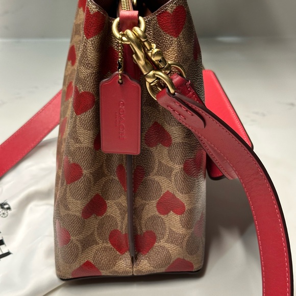 Coach Willow Bucket Tan and Red Heart Print Shoulder Crossbody Bag EUC + Dusty - Picture 7 of 16